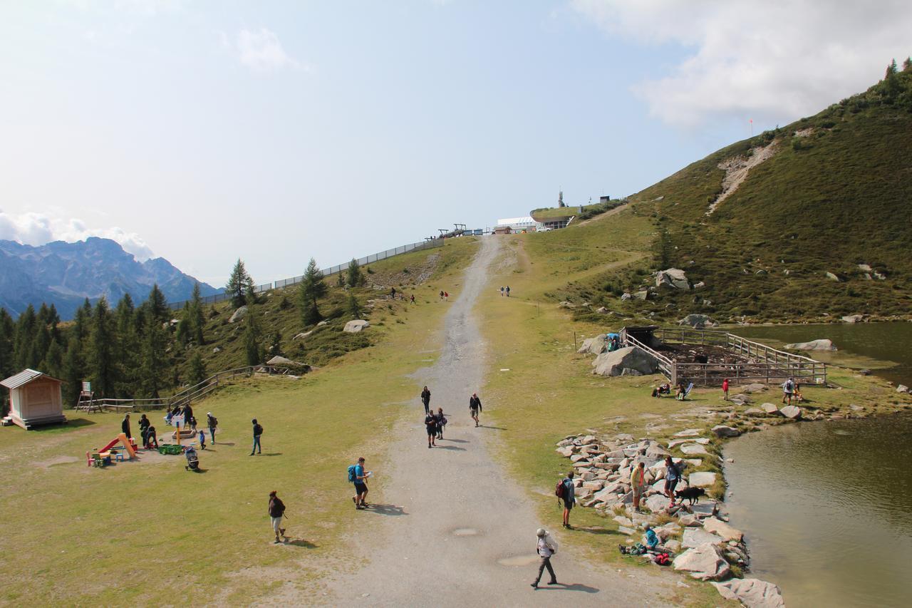 Rifugio Viviani Pradalago Мадона ди Кампильо Екстериор снимка